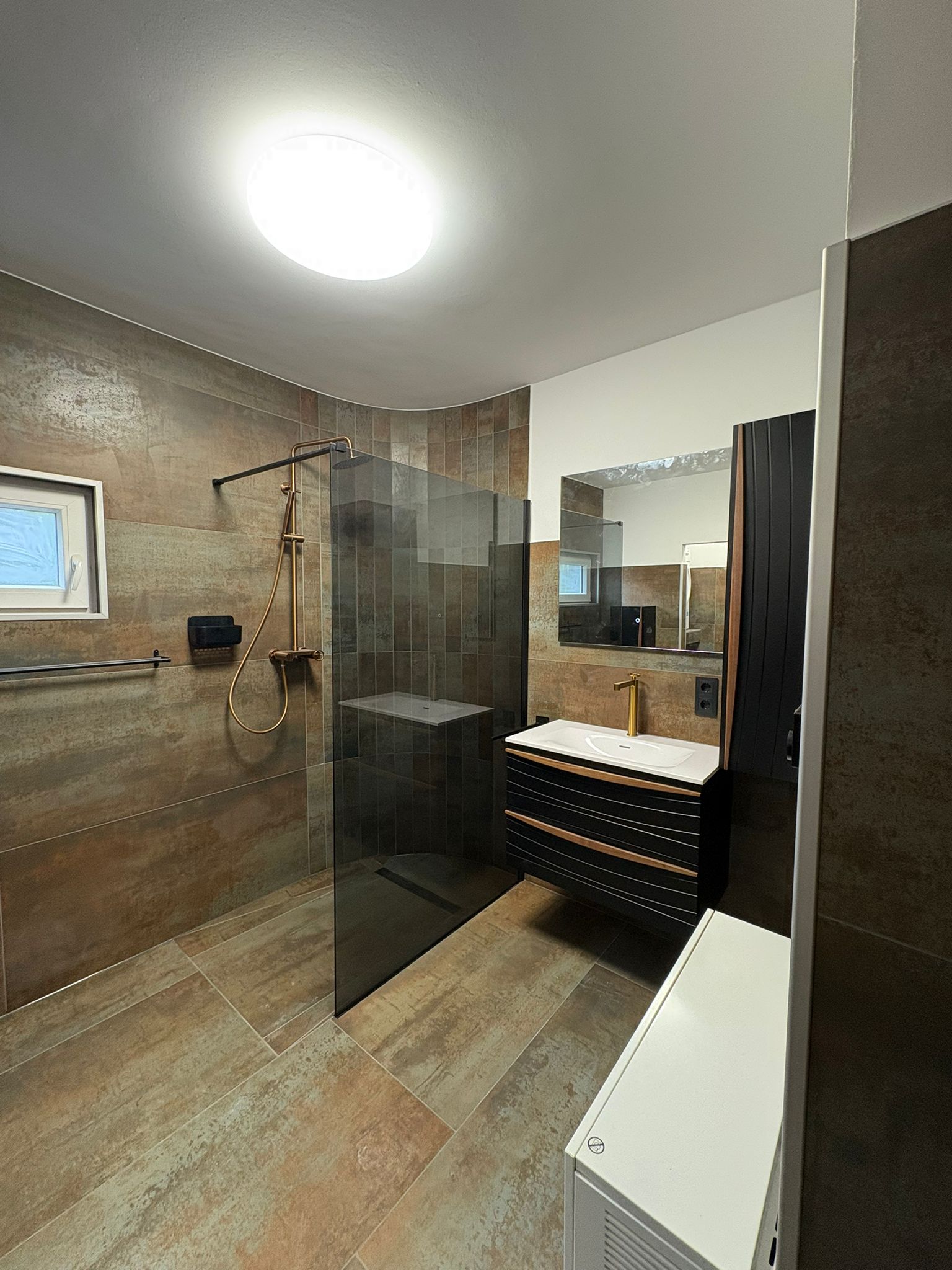 WhatsApp Image 2025-11-19 at 20.30.42 (4)